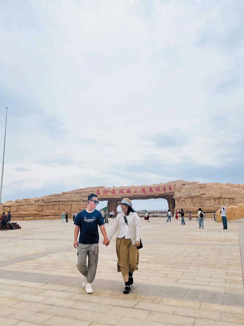 探秘新疆之谜：神奇地貌与丰富文化交织的旅游天堂